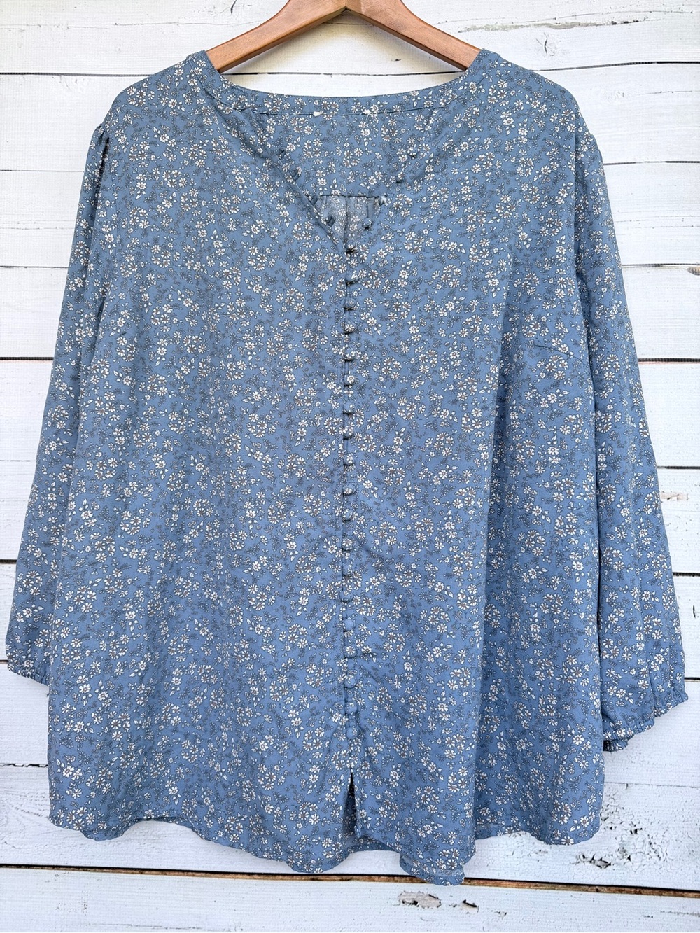 Jachs Girlfriend Blue Ditsy Floral Button Front 3/4 Sleeve Blouse - Picture 3 of 5